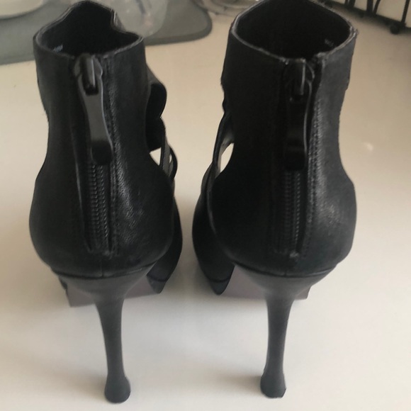 BeBe black open toe high heels size 7 - Picture 4 of 4